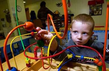 US_Navy_050114-N-3659B-050_he_Morale_Welfare_and_Recreation_Child_Development_Center_on_board_Naval_Support_Activity_Mid-South_in_Millington,_Tenn.,_provides_daycare_services-2