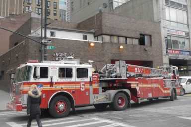 Ladder_5_FDNY_on_8th_Av_48th_St_jeh