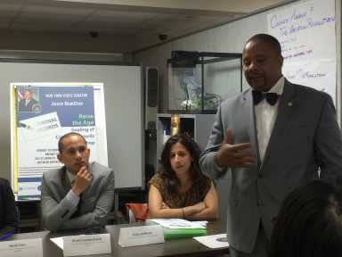 Hamilton adressing the crowd at the Sealing Criminal Records Workshop