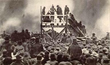 Photo of public lynching of Henry Smith in Paris, Texas in 1893