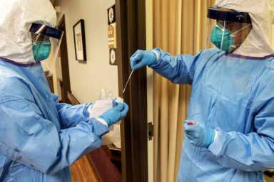 Soldiers Provide COVID-19 Tests