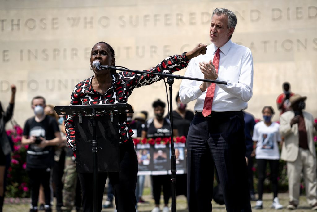The crowd, by and large, welcomed NYC First Lady Chirlane McCray, while heckling Mayor Bill de Blasio. (Photo by Tsubasa Berg)