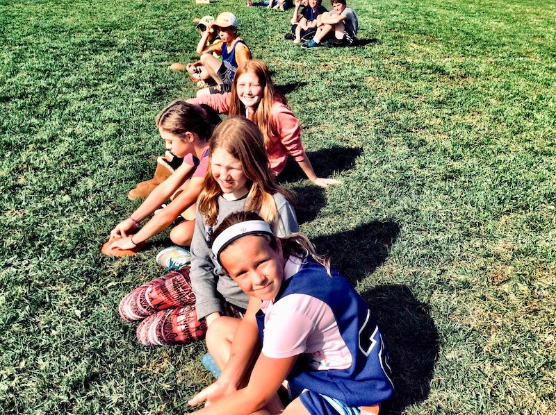 photography-of-people-on-grass-field-1008357