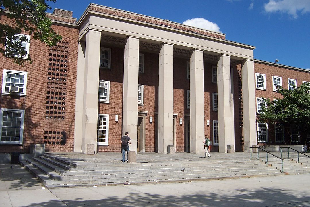 1080px-QueensBoroughHall