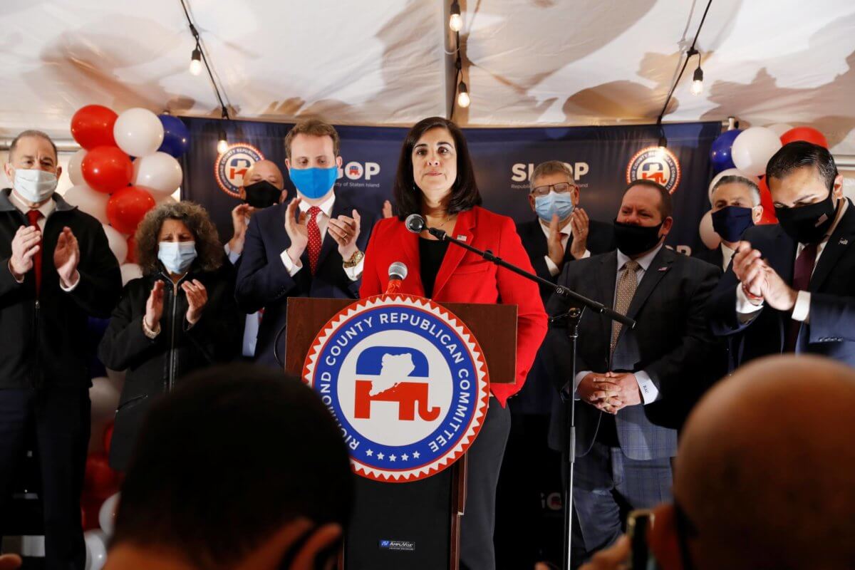 2020-11-04T033454Z_1890661788_RC23WJ95DTTP_RTRMADP_3_USA-ELECTION-NEW-YORK-scaled-1-1200×800-1