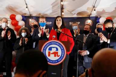 2020-11-04T033454Z_1890661788_RC23WJ95DTTP_RTRMADP_3_USA-ELECTION-NEW-YORK-scaled-1-1200×800-1