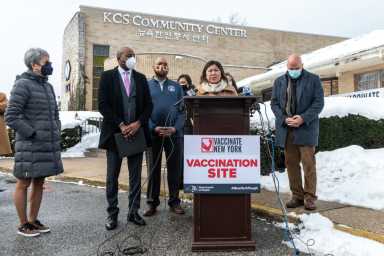 QNS_KCCPopUpVaccinationSite_Holtermann_021121-6-1200×801-1
