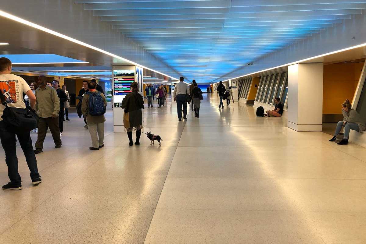 1600px-Moynihan_Train_Hall_-_Phase_1_Penn_Station_-_Interior