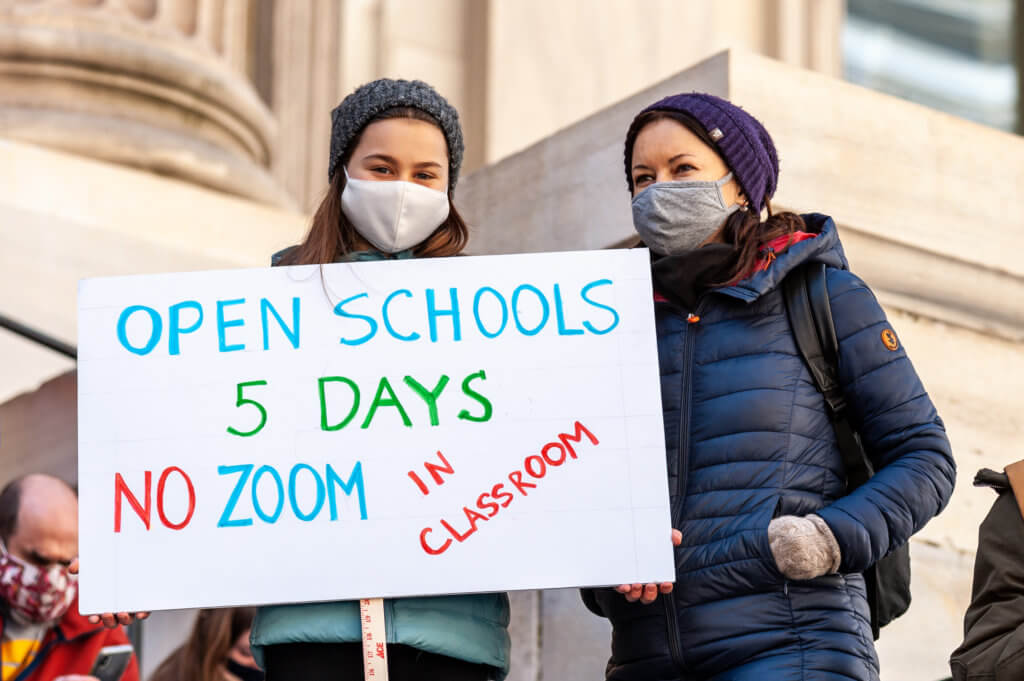 amNY_ReopenSchoolsRally_031321_Holtermann-3-1024×681-1