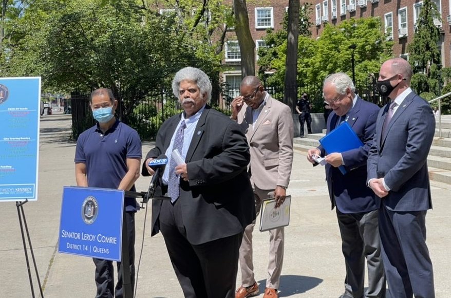 Southeast Queens senator announces record funding for local road