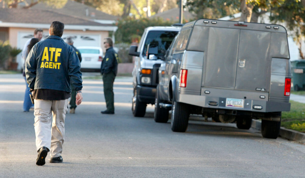 2013-01-31T120000Z_1798938241_GM1E921039O01_RTRMADP_3_USA-1200×699-1