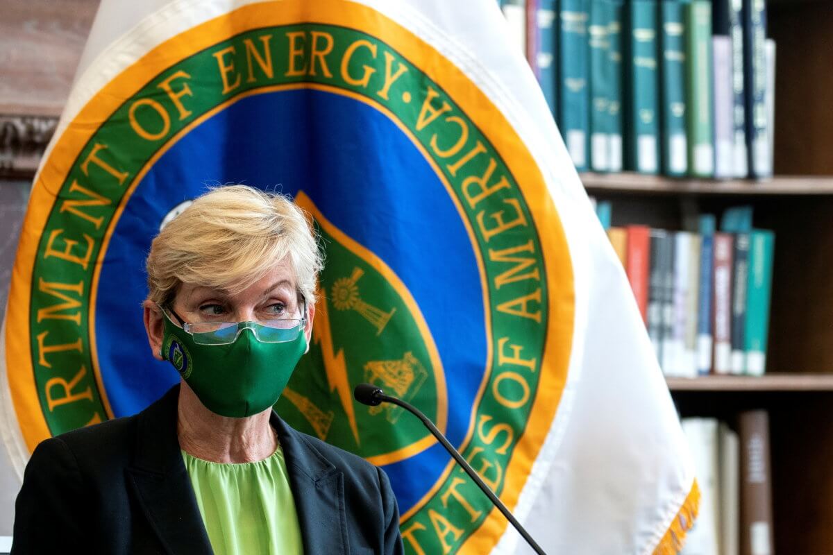 2021-06-06T140936Z_2_LYNXNPEH55067_RTROPTP_4_USA-ENERGY-GRANHOLM-1200×800-1