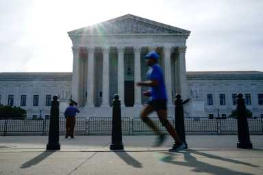 2021-06-07T171029Z_2_LYNXNPEH560WQ_RTROPTP_4_USA-COURT-1200×800-1