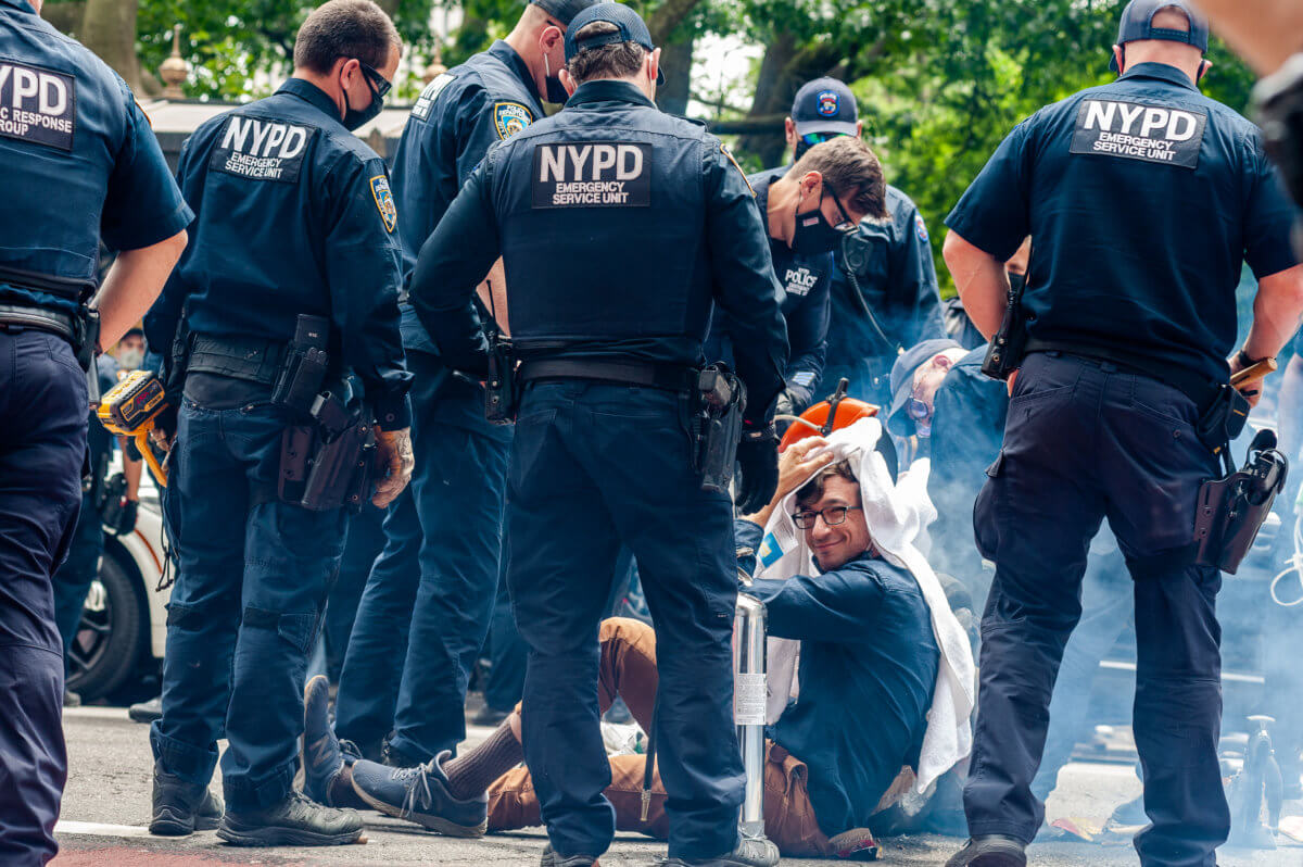 amNY_PublicPowerBillProtest_060221_Holtermann-8-1200×798-1