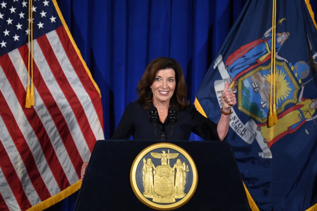 2021-08-11T185546Z_1010480440_RC223P9UZJHM_RTRMADP_3_NEW-YORK-CUOMO-HOCHUL-1200×799-1