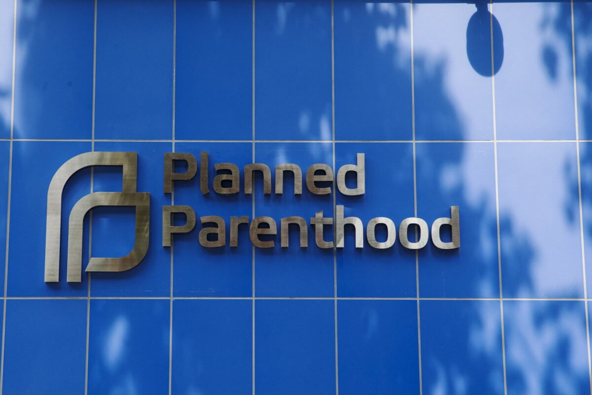 2021-09-04T025305Z_1_LYNXMPEH83015_RTROPTP_4_USA-PLANNEDPARENTHOOD-1200×800-1