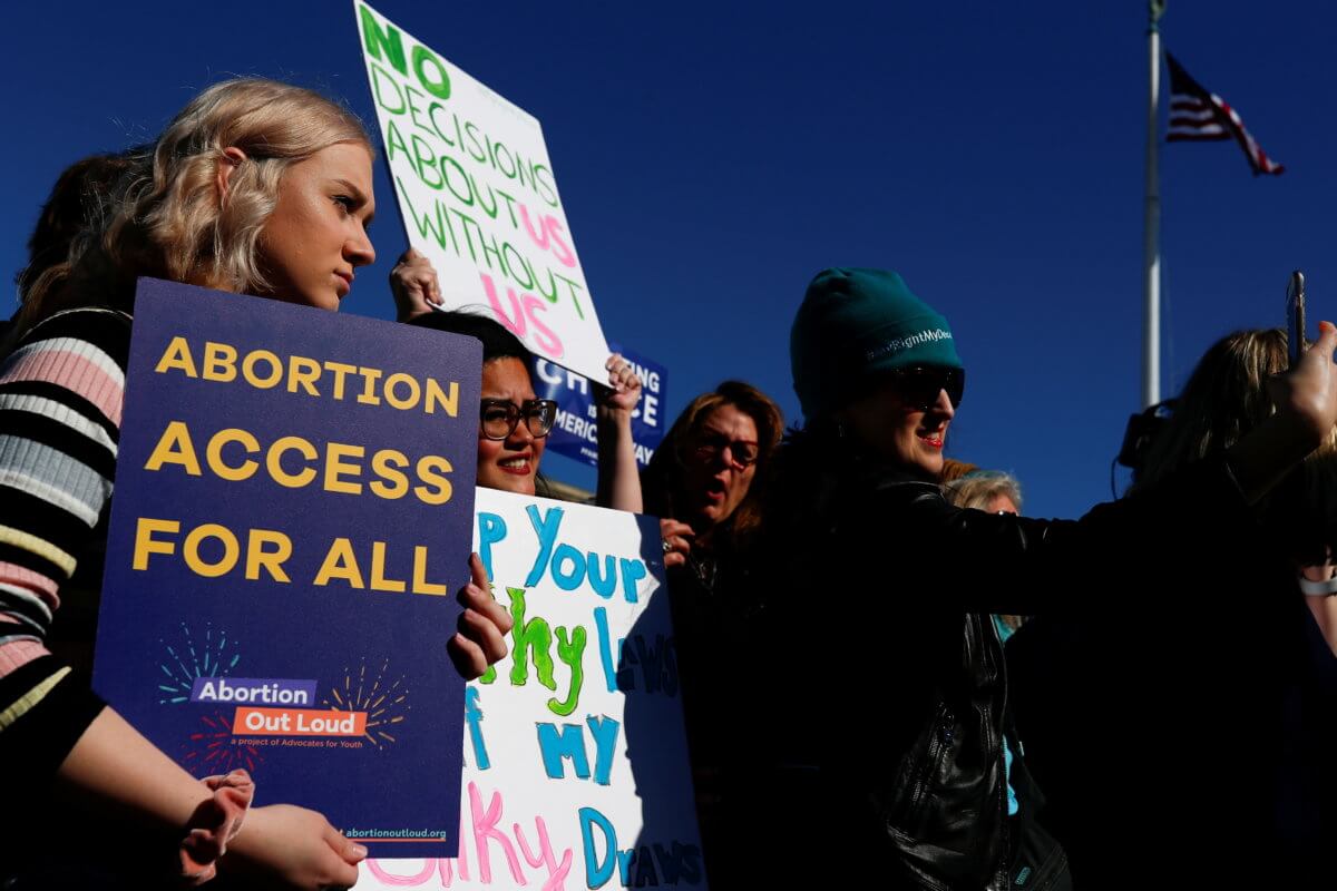 2021-09-05T163733Z_1_LYNXMPEH8408N_RTROPTP_4_USA-COURT-ABORTION-SENATE-1200×800-1