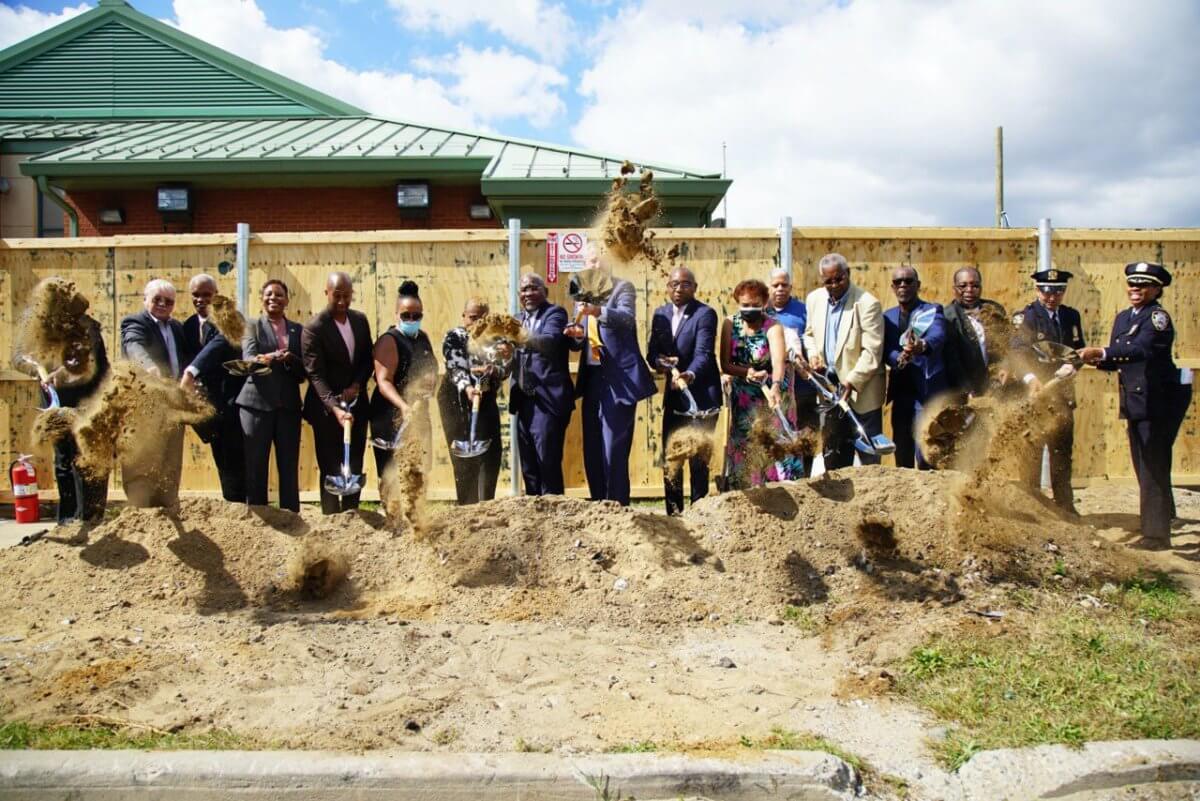 Southeast Queens residents celebrate groundbreaking of new police