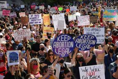 2021-10-09T094911Z_2_LYNXMPEH9800N_RTROPTP_4_USA-COURT-ABORTION-MARCH-1200×800-1