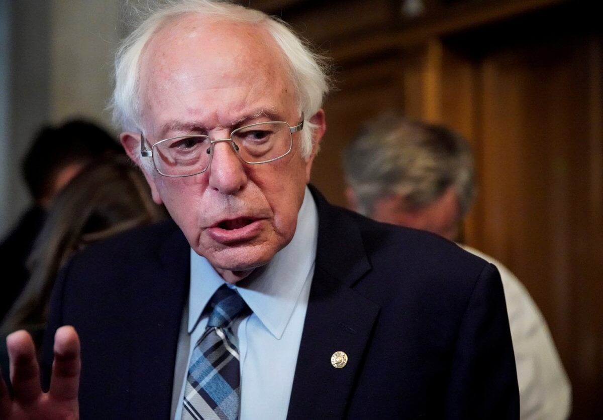 2021-10-31T145115Z_1_LYNXMPEH9U07U_RTROPTP_4_USA-BIDEN-INFRASTRUCTURE-SANDERS-1200×837-1