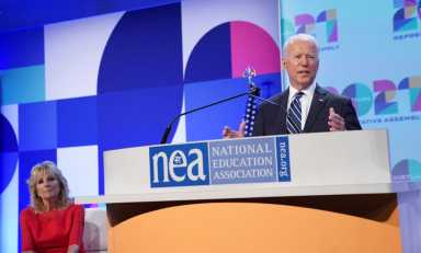 2021-12-22T174420Z_1_LYNXMPEHBL0VG_RTROPTP_4_USA-BIDEN-1200×724-1