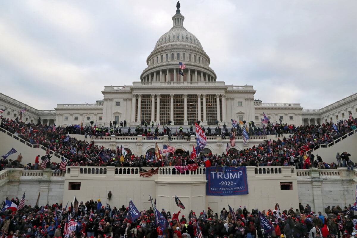 2021-12-28T163404Z_1_LYNXMPEHBR0J0_RTROPTP_4_USA-ELECTION-TRUMP-1200×800-1