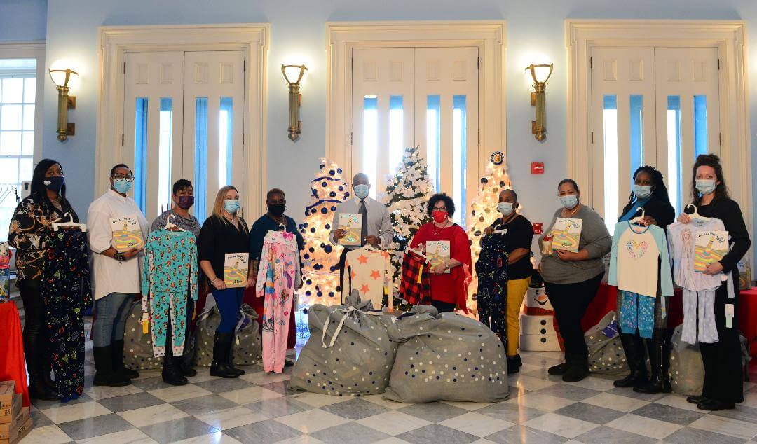 Participants-at-Brooklyn-Borough-President-Eric-Adams-holiday-toy-drive-at-Brooklyn-Borough-Hall-in-partnership-with-Target