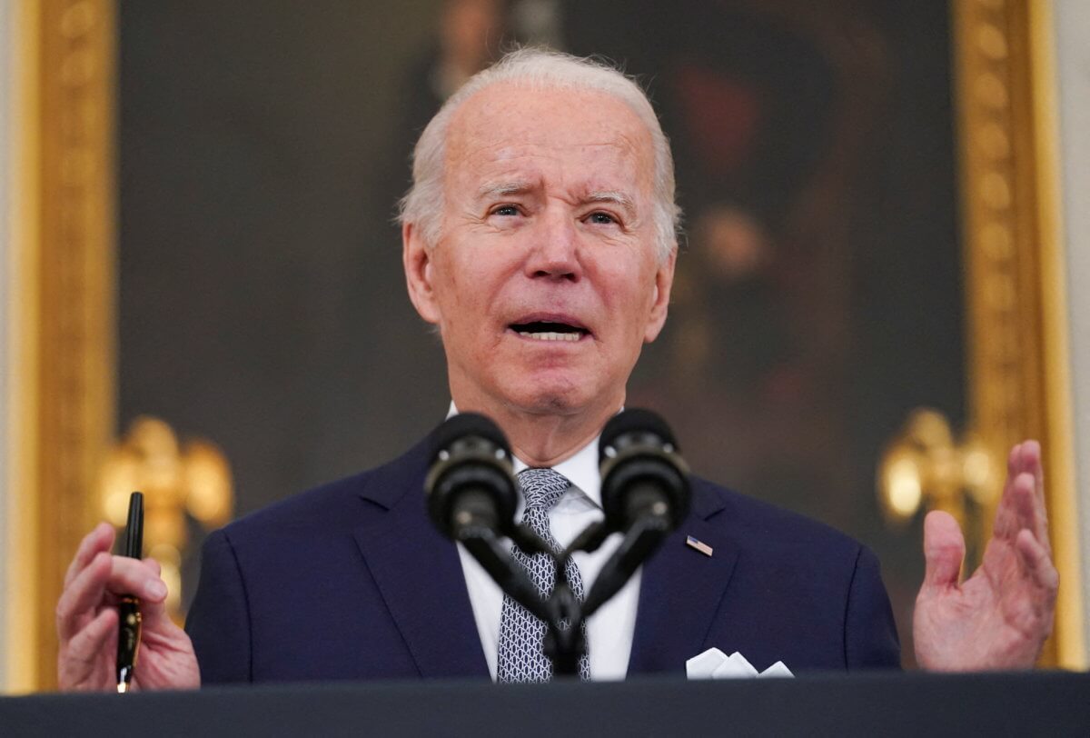 2022-01-10T184704Z_1_LYNXMPEI090SD_RTROPTP_4_USA-BIDEN-ECONOMY-1200×812-1