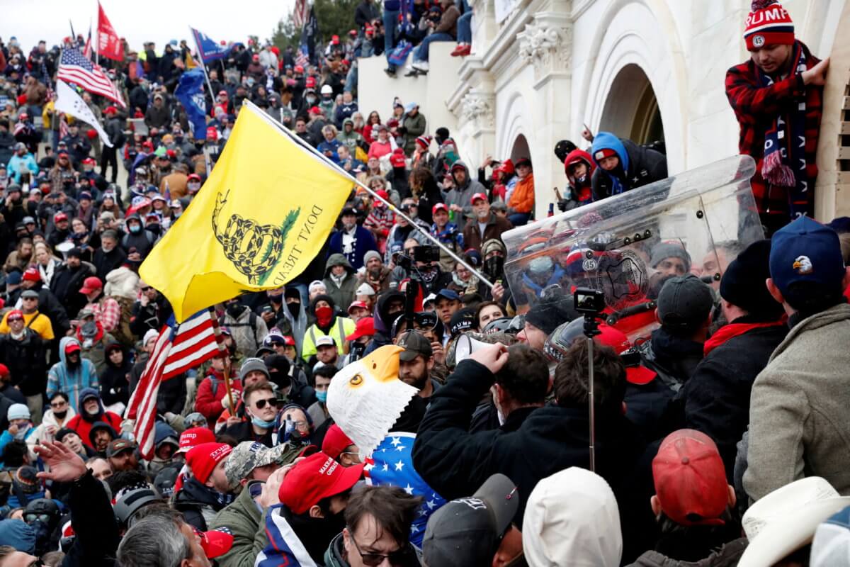 2022-01-23T170422Z_1_LYNXMPEI0M09B_RTROPTP_4_USA-CAPITOL-SECURITY-ARREST-1200×800-1