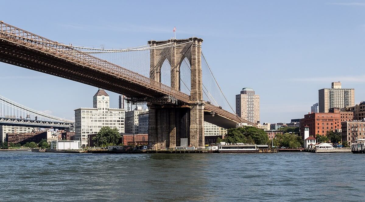 New_York_City_New_York_USA_Brooklyn_Bridge_-_2012_-_6630