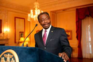 2016-03-04-nk-clinton-endorsement-cl01_z