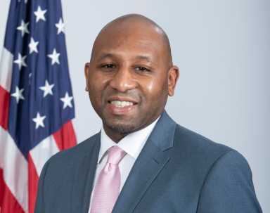 QBP-Donovan-Richards-official-headshot-2-3200×4800-1-scaled-e1653579699806-1200×949-1