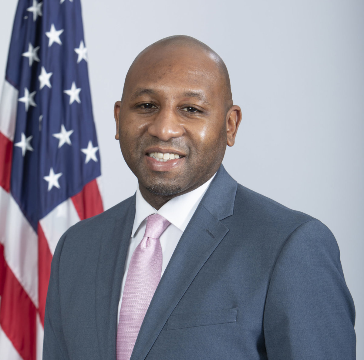 QBP-Donovan-Richards-official-headshot-2-3200×4800-1-scaled-e1654287768746-1200×1187-1