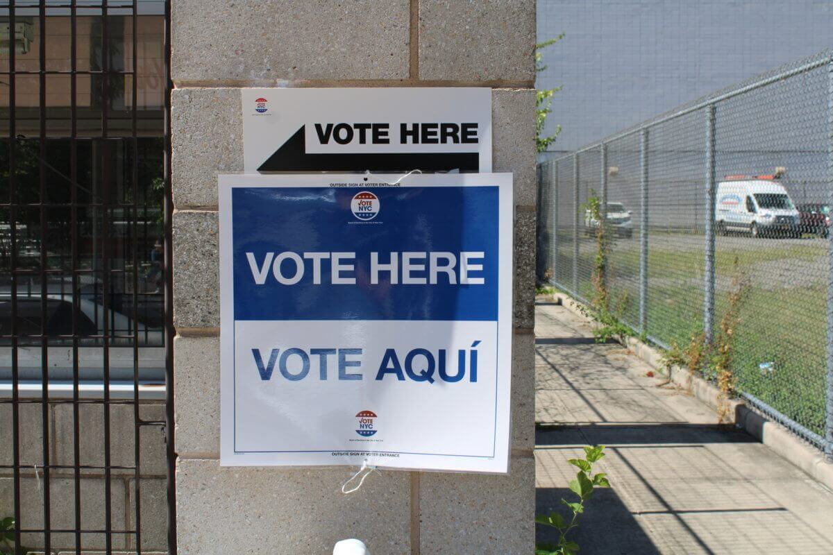 voteheresign-1200×800-1-1
