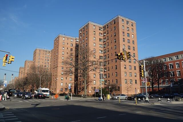 Houston_St_Ave_D_Columbia_St_td_2019-02-05_12_-_Lillian_Wald_Houses
